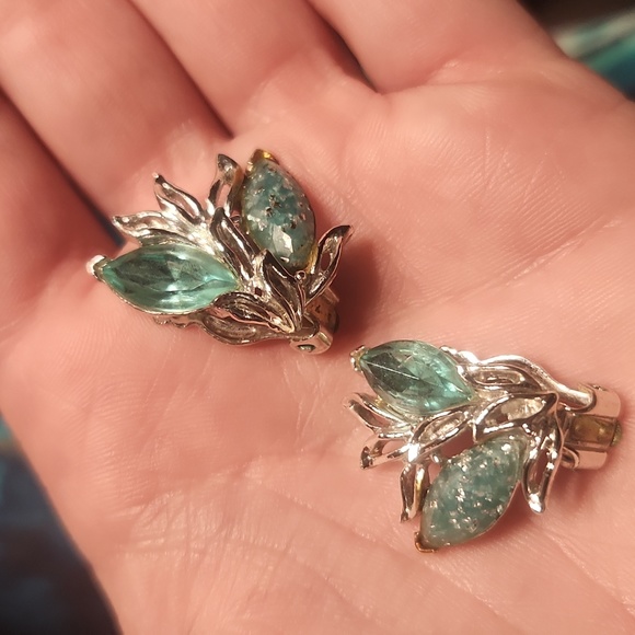 Mainly clip earings - Picture 15 of 16